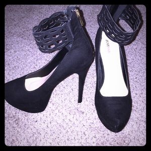 Black stiletto heels